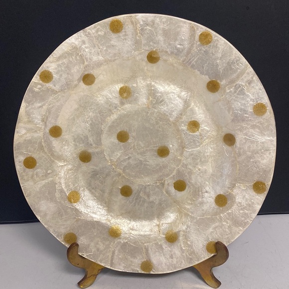 Hallie St Mary Inc Capiz Shell Charger Plates Placemat Set of Three - Picture 10 of 17